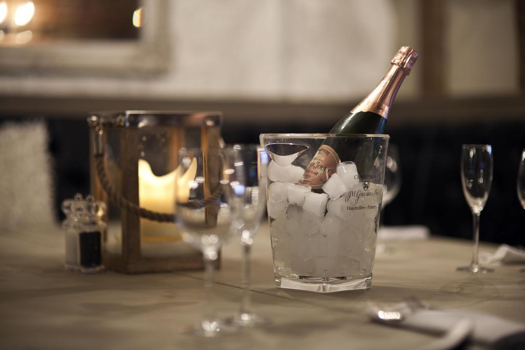 The Riverside Inn Chelmsford Ngoại thất bức ảnh